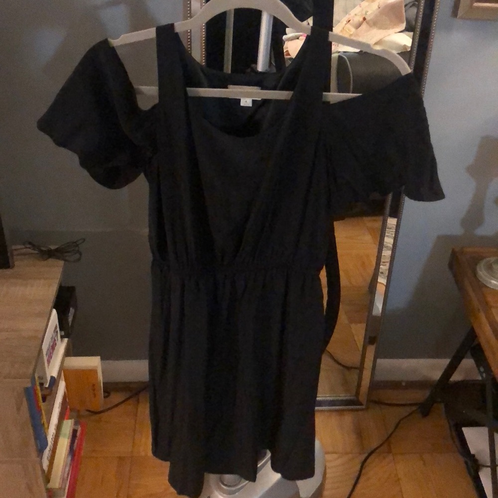 Tahari dress, cold shoulder with flutter sleeves!